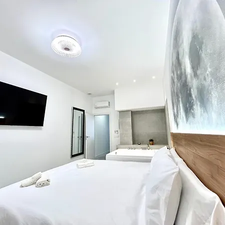 Urban Escape - Comfort Meets Luxury Appartamento