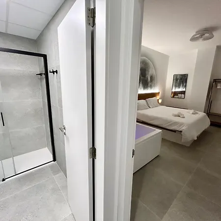 Apartment Urban Escape - Comfort Meets Luxury *